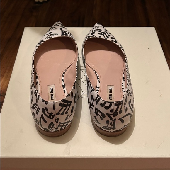 Miu Miu Graphic Black and White Flats - Picture 3 of 6